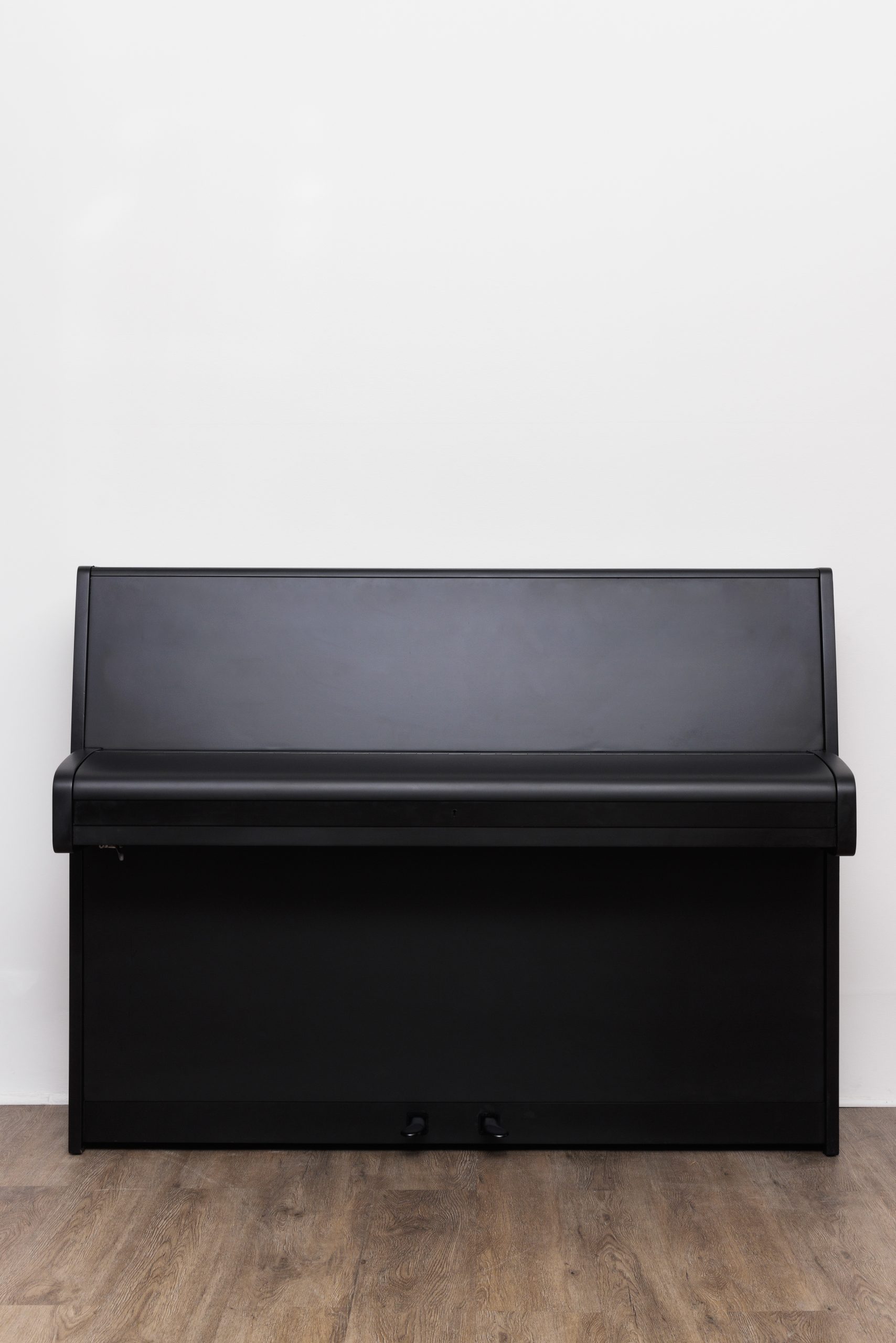 44 Pianos droits design LC