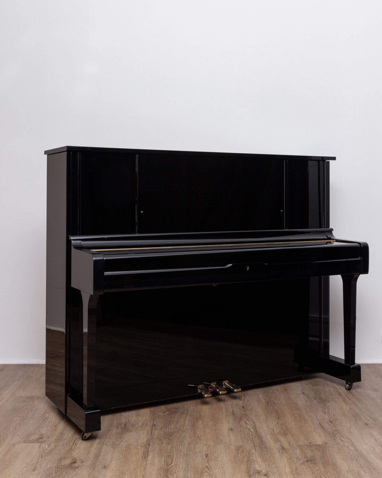47 Yamaha U3