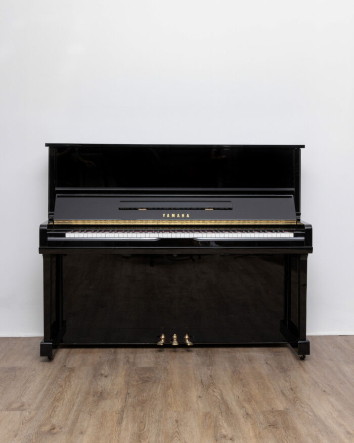 DP PIANOS LC Yamaha U1 Noir brillant clavier ouvert Yamaha U1 LC NB