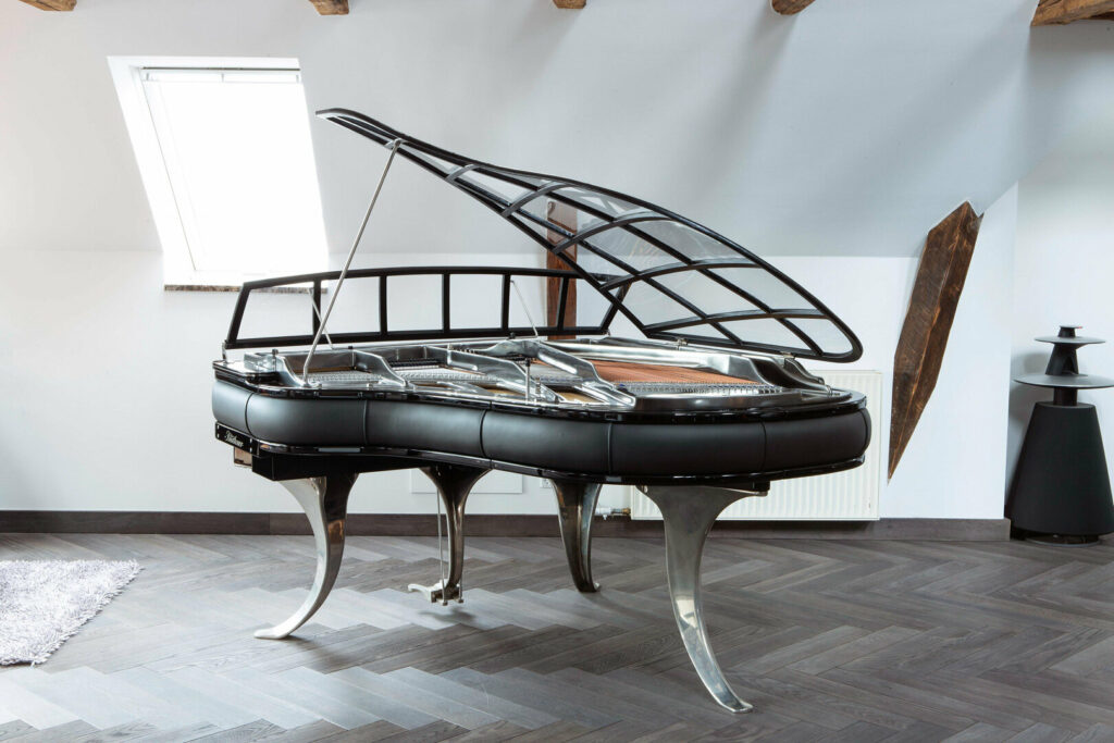 PHGrandPianoBlackleatherandchromedesignedbyPoulHenningsen-1024x683 Blüthner PH Grand 185