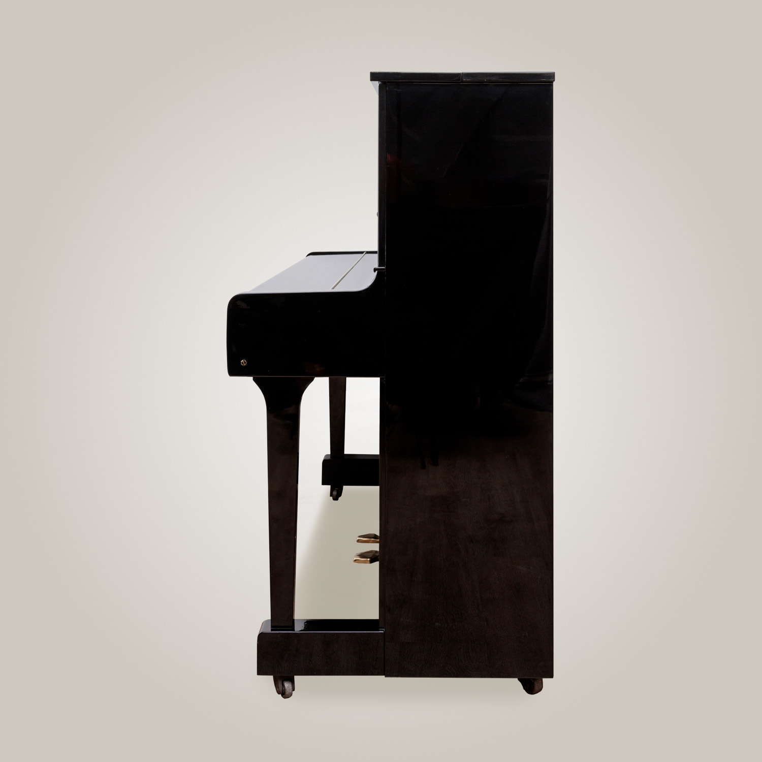 Yamaha-U1-8-de-coté-DPpianos