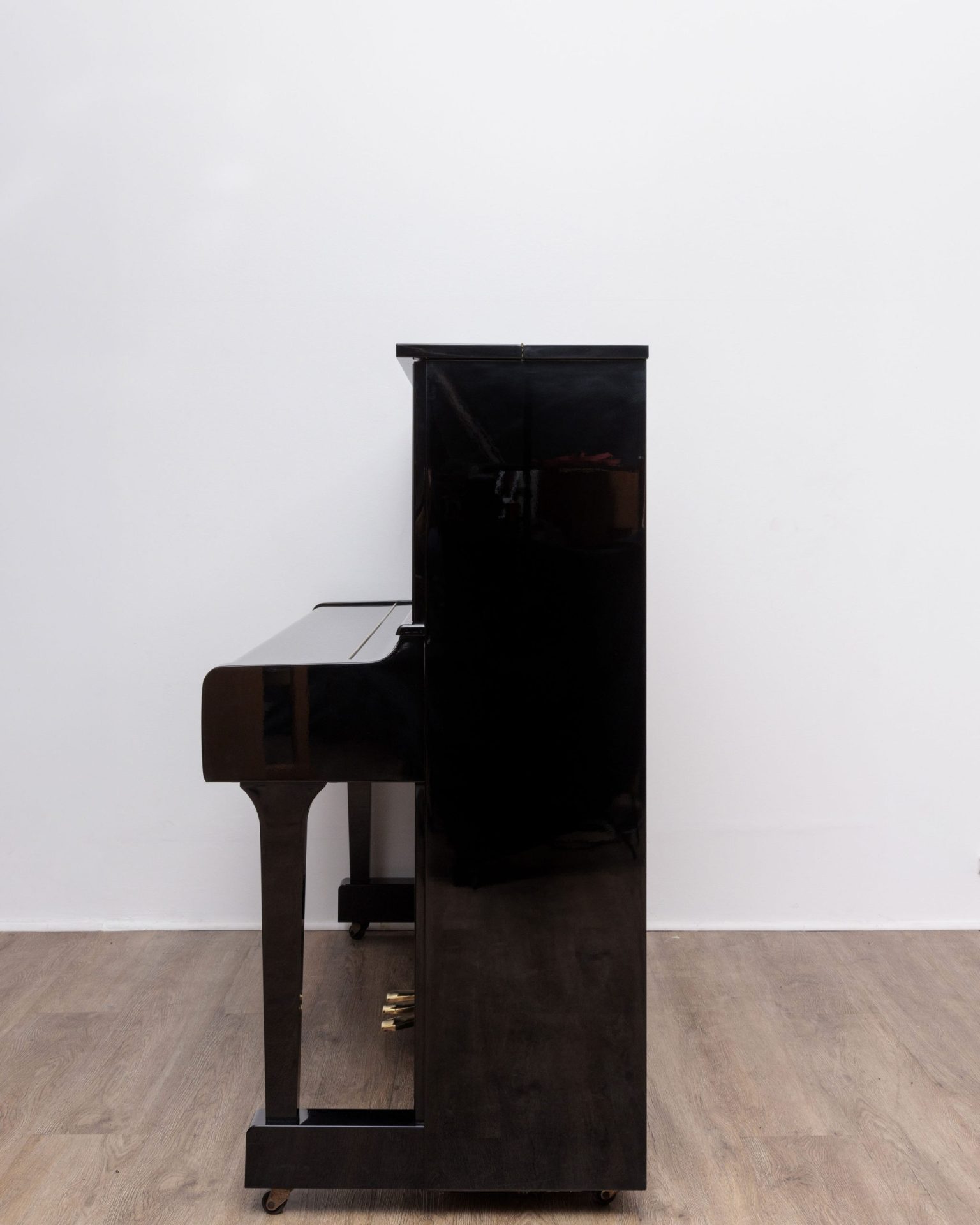 49_1 Yamaha U3 Silent