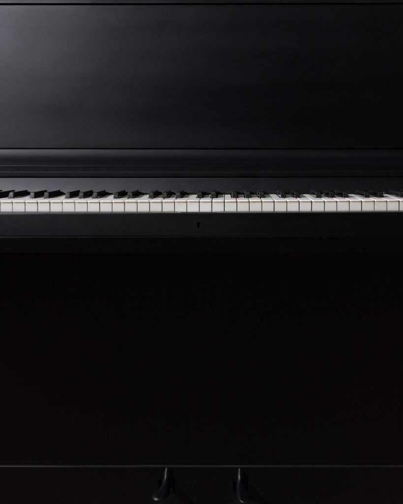 Pianos noir zoom sur les touches