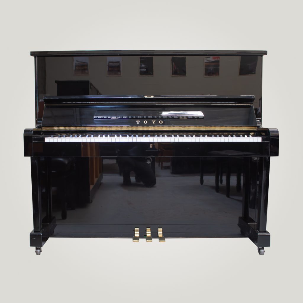 Piano droit Toyo 133 noir brillant occasion