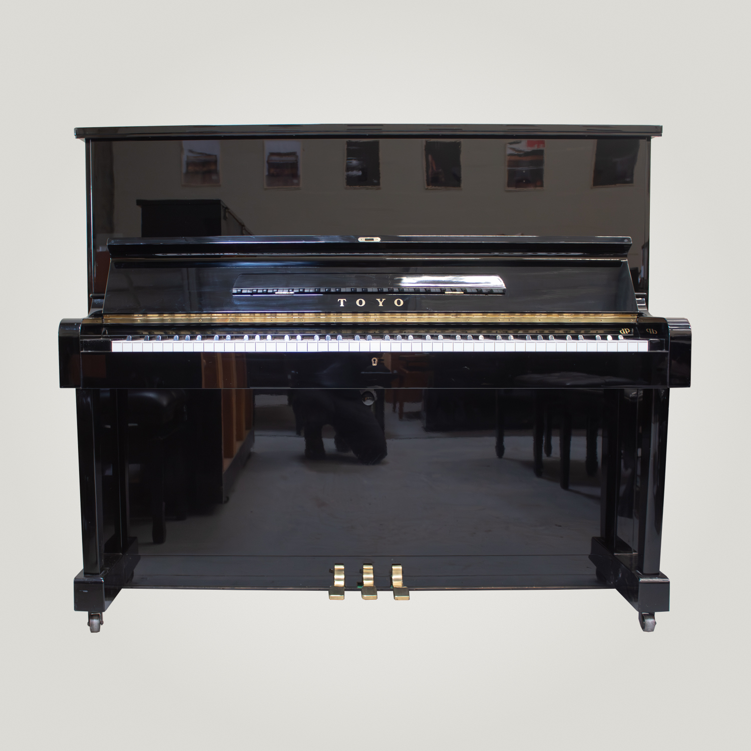 Piano droit Toyo 133 noir brillant occasion-vue-de-face Piano droit Toyo 133 noir brillant occasion
