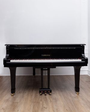Yamaha-C3-QUART-QUEUE-clavier-ouvert-DPpianos