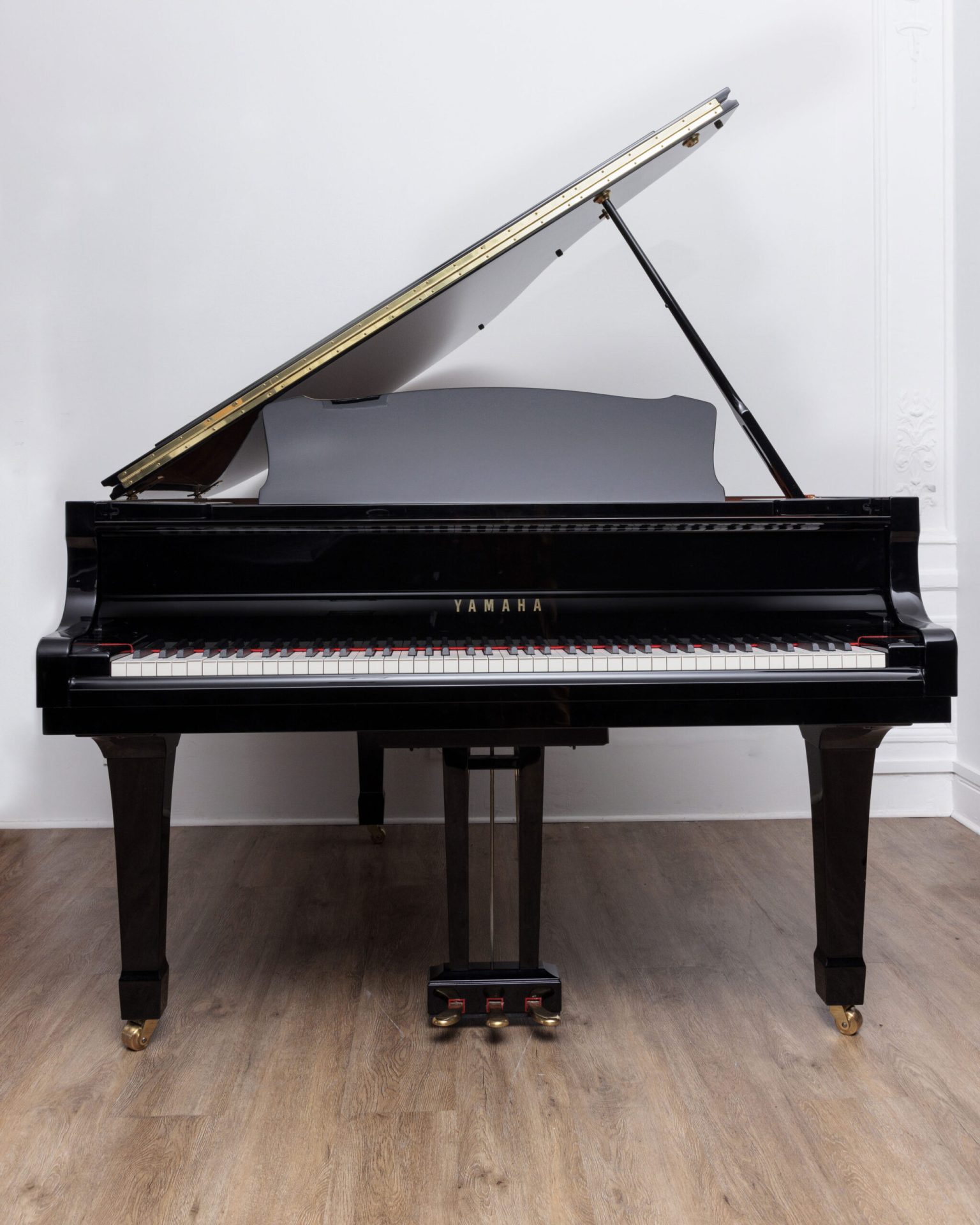 Yamaha-C3-QUART-QUEUE-cylindre-clavier-ouvert-DPpianos