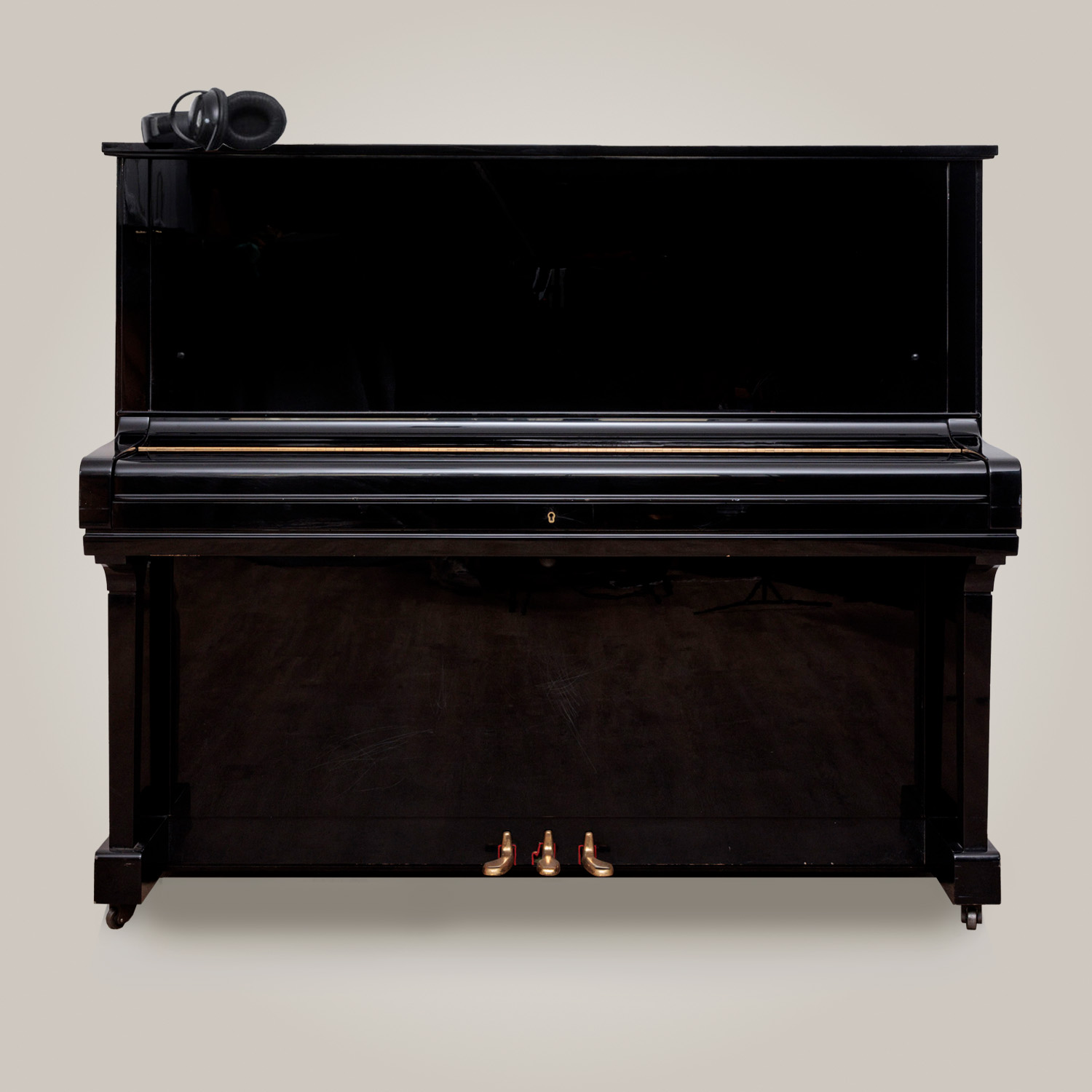 Yamaha-U3-clavier-fermé-DPpianos